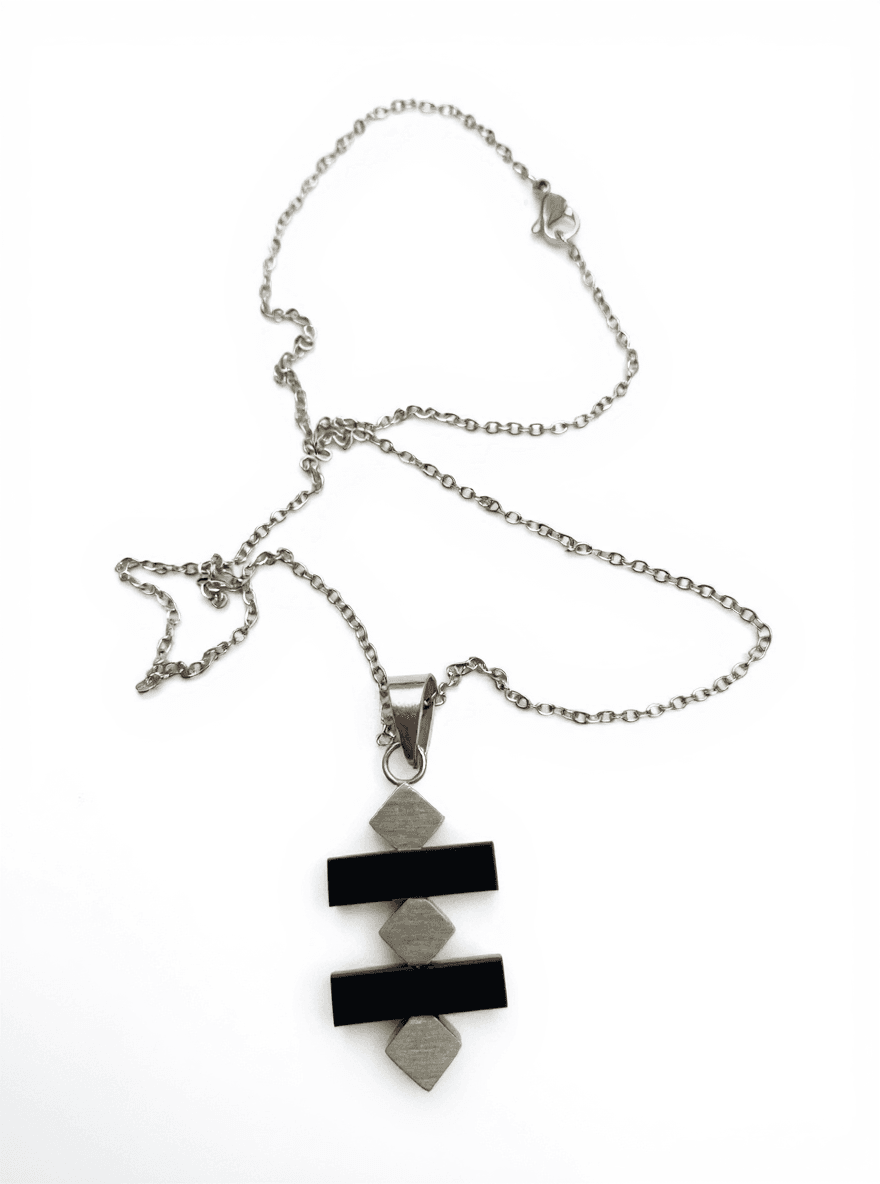 KIYARA Signature Piece